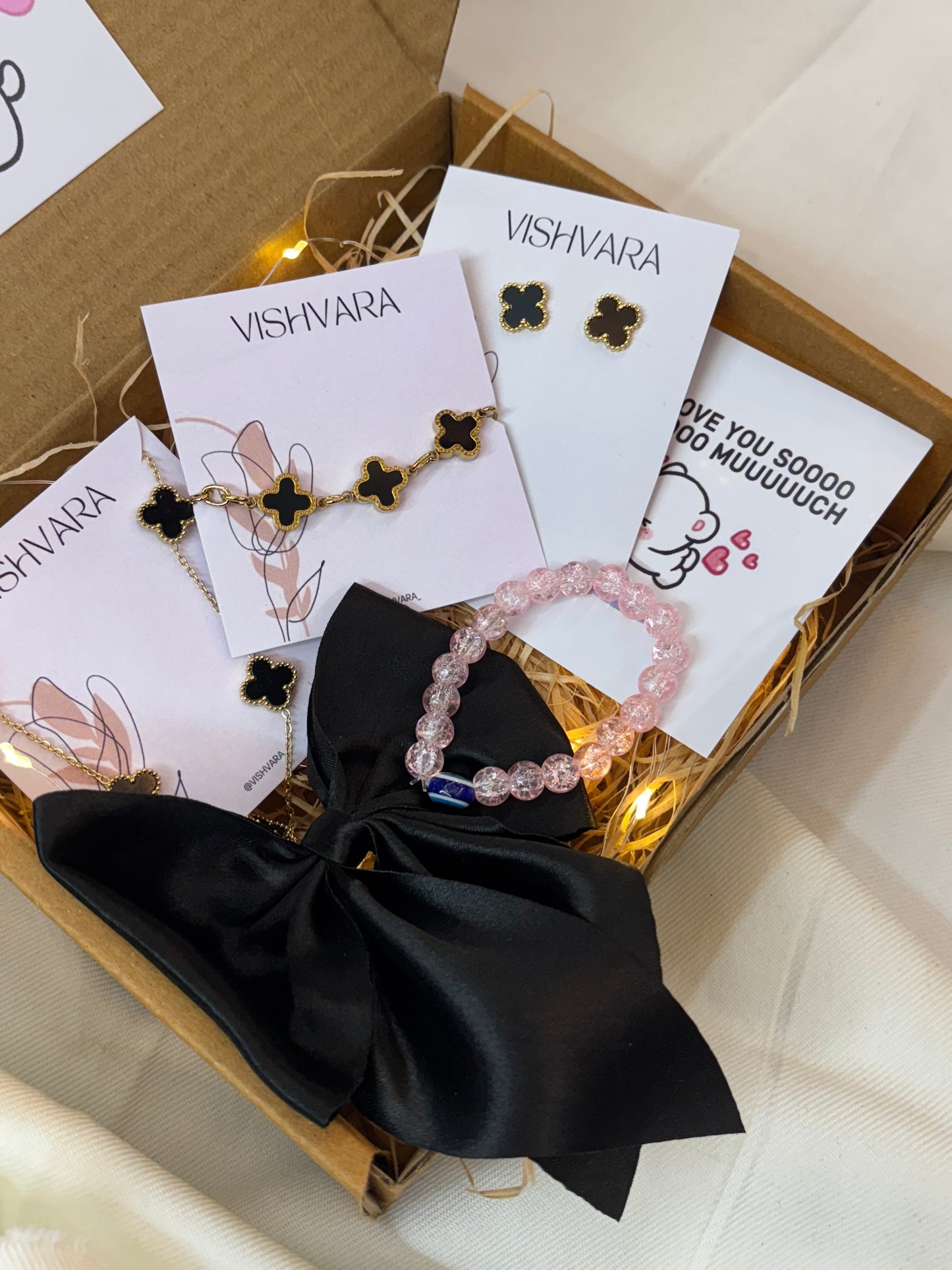 Elegant Clover Jewelry Gift Box – Black & Gold Edition