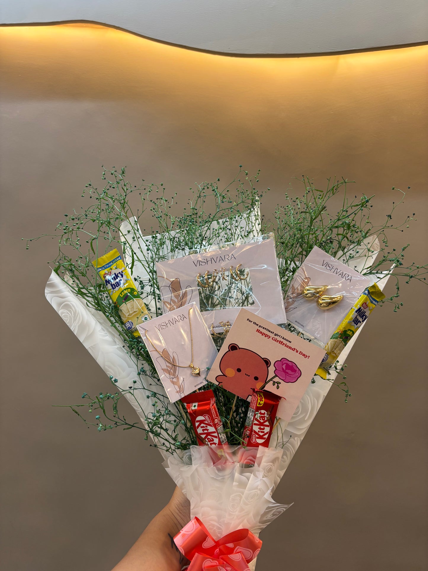 Vishvara Jewellery & Chocolate Gift Bouquet