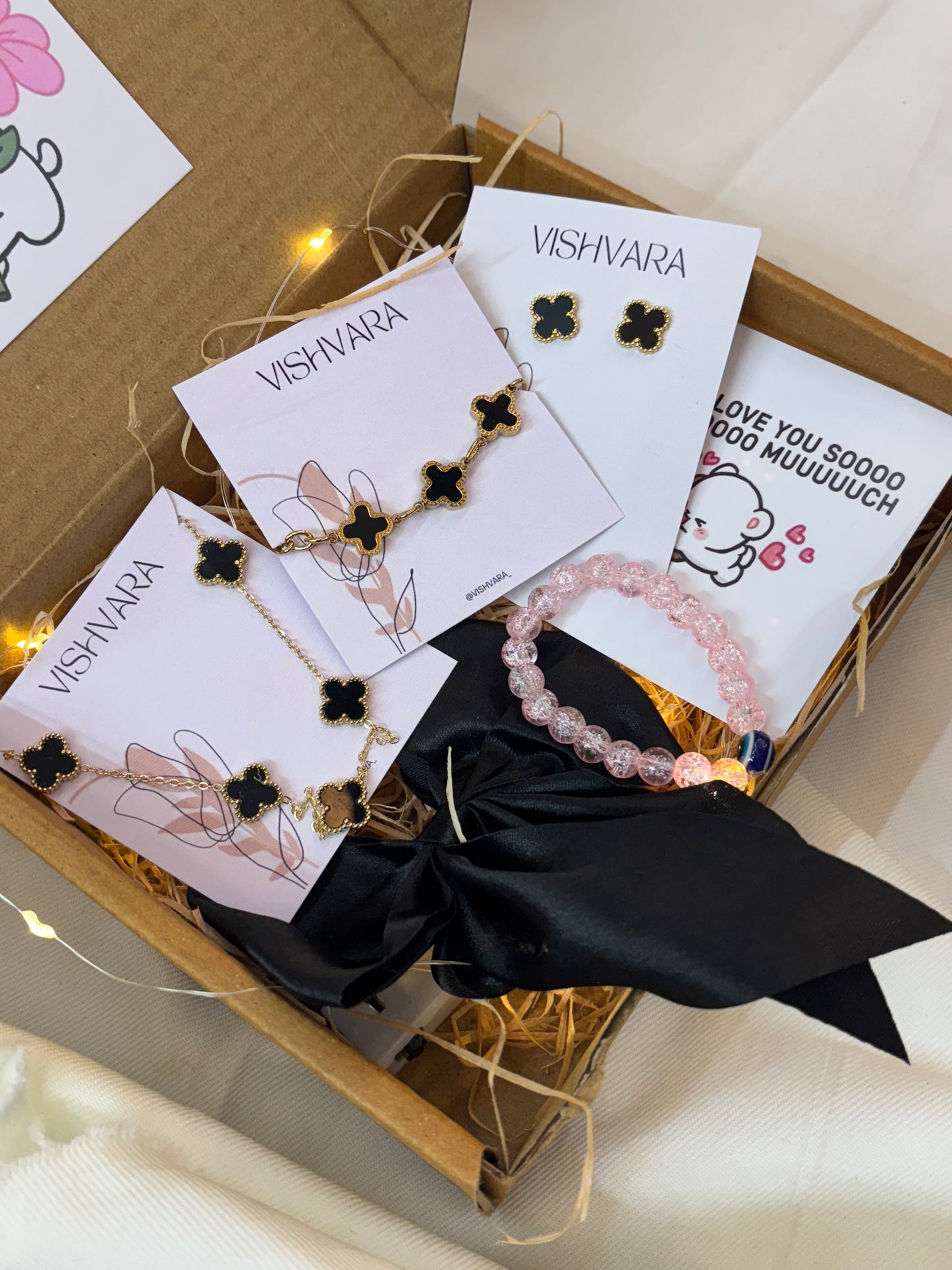 Elegant Clover Jewelry Gift Box – Black & Gold Edition