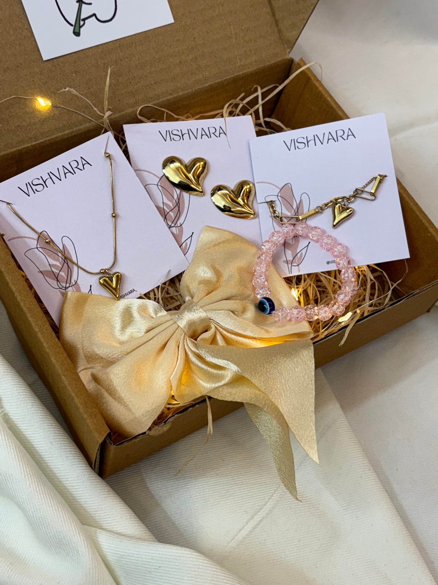 Golden Heart Jewelry Gift Box – Elegant Love Edition