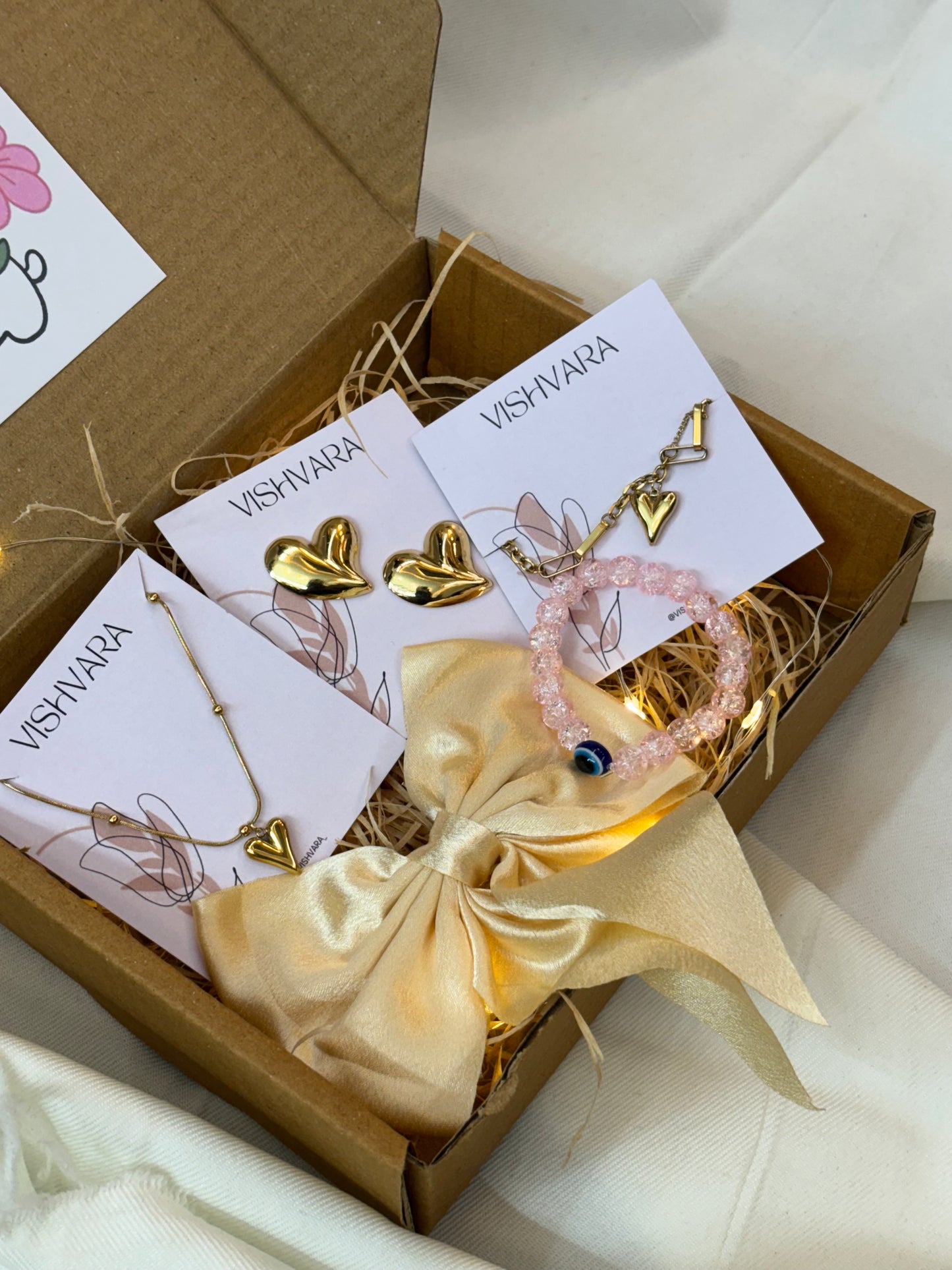 Golden Heart Jewelry Gift Box – Elegant Love Edition