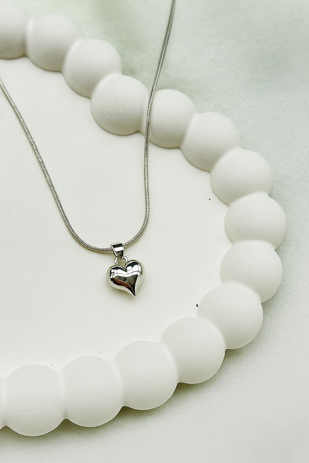 Silver Heart Grace Pendant